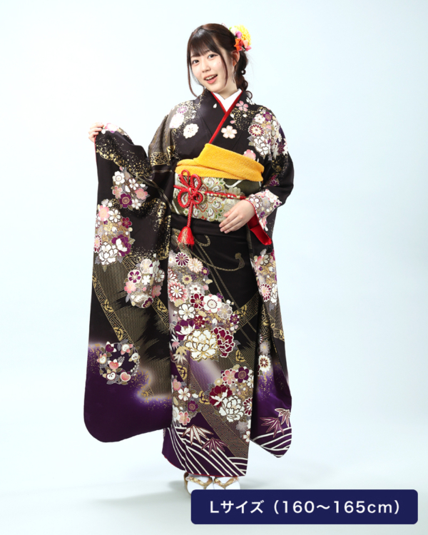 牡丹・菊と華やか古典柄に粋な紫裾ぼかし