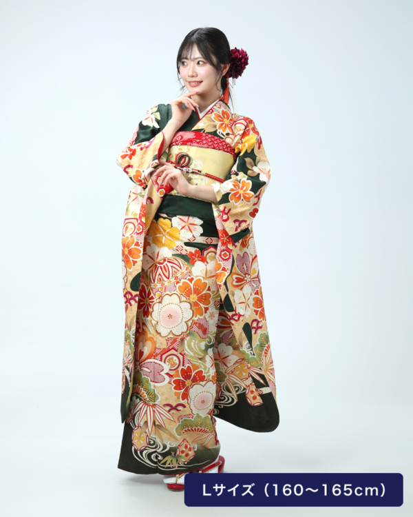 深緑地に桜・松・手毬・流水などの古典文様