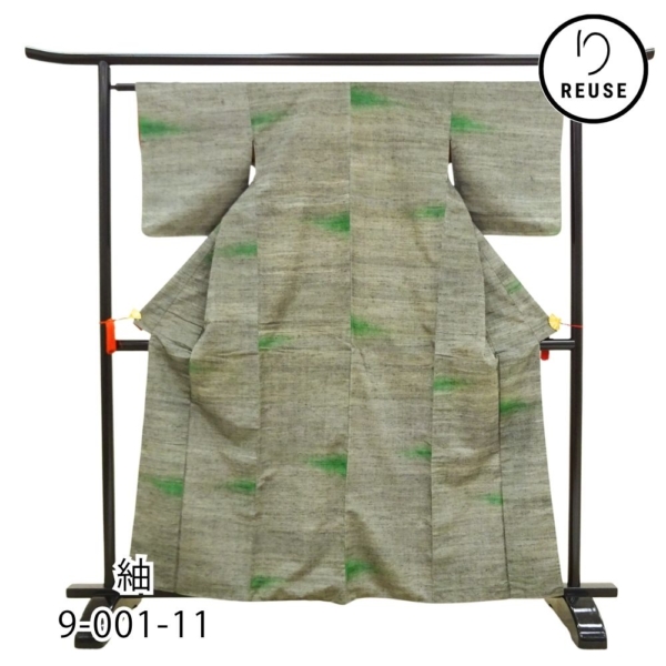 紬 正絹 リユース 中古 グレー緑 絣模様 赤色八掛 9-001-11(8050-00443)