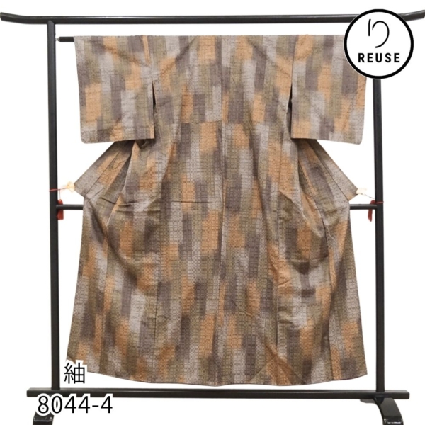 紬 正絹 リユース 中古 胴抜き仕立て 縦縞 ぼかし織り ニュアンスカラー 8044-4 カジュアル着物 お洒落着 普段使い