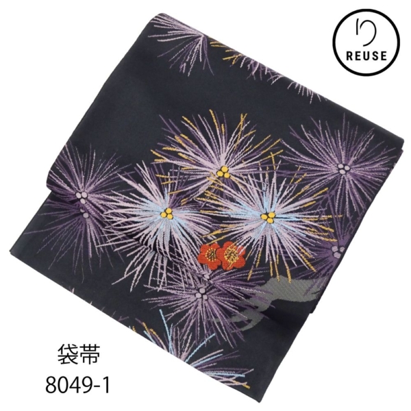 袋帯 正絹 リユース 中古 黒地 幻想的な松葉散らし 梅 刺繍 紫×水色×金茶 8049-1 セミフォーマル 観劇 洒落帯