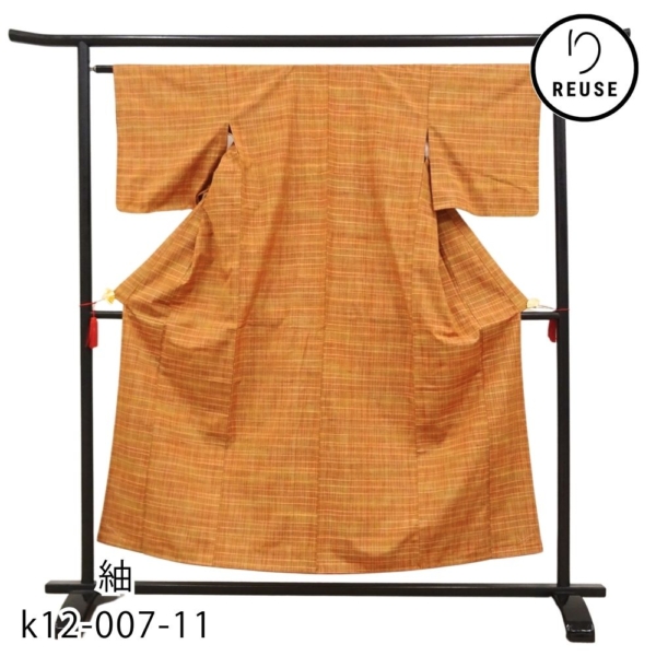 紬  正絹 リユース 中古 袷 オレンジ系 格子柄 k12-007-11 カジュアル 普段着 お稽古 街歩き