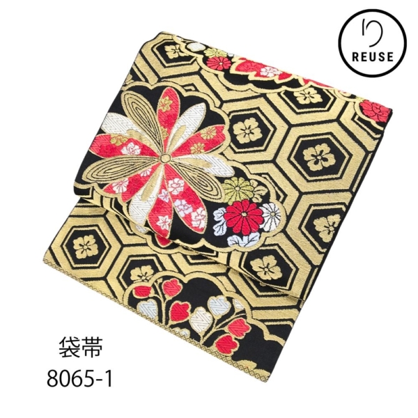 袋帯 リユース 中古 黒地 金糸  亀甲花菱に大輪菊と雲取り 豪華絢爛 古典柄 8065-1  フォーマル 礼装用