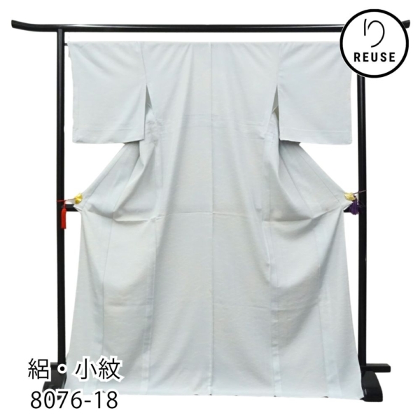 絽・小紋  正絹 リユース 中古  未使用品 くすみ水色 抽象線ぼかし 8076-18 (8050-01084) 街着 観劇 お稽古